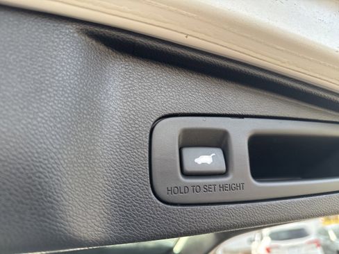 Certified 2022 Honda CR-V Touring image 11