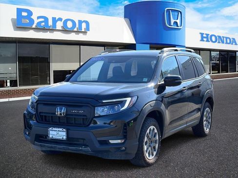 Used 2025 Honda Passport TrailSport image 2