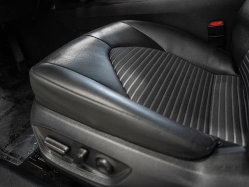 Used 2024 Toyota Camry SE image 29