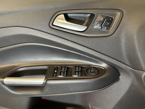 Used 2019 Ford Escape Titanium image 19