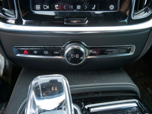 Certified 2024 Volvo S60 T8 Ultimate image 16