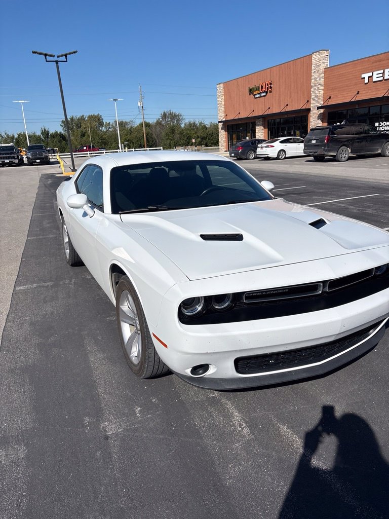 Used 2023 Dodge Challenger SXT RWD image 1