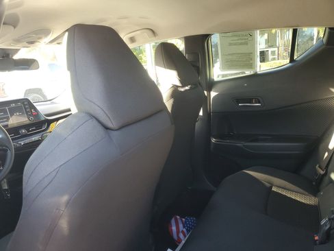 Used 2020 Toyota C-HR LE image 12