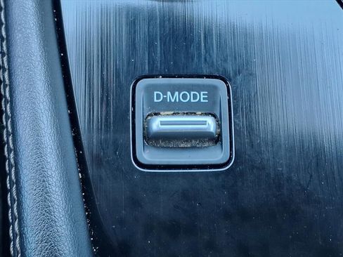 Used 2023 Nissan Rogue SL w/ SL Premium Package image 13