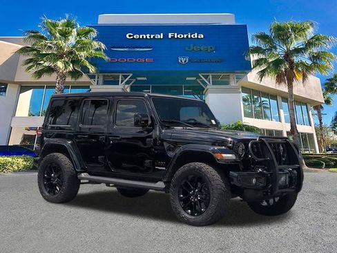 Used 2021 Jeep Wrangler Unlimited Sahara AWD/4WD image 2