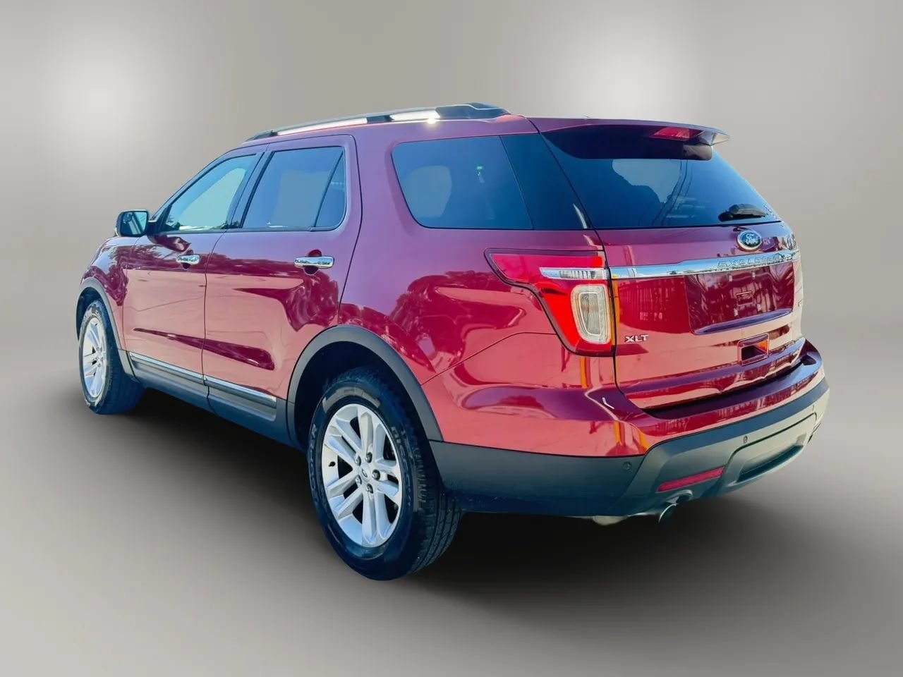 Used 2014 Ford Explorer XLT FWD image 7