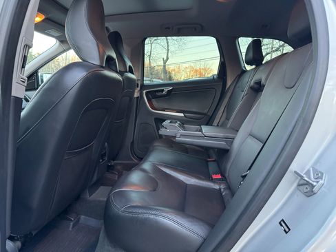 Used 2017 Volvo XC60 T6 Inscription w/ Climate Package image 15