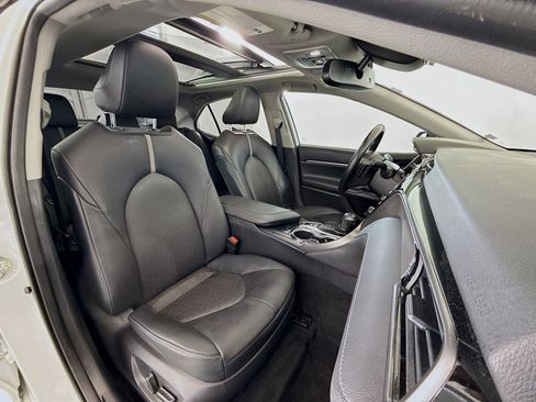 Used 2020 Toyota Camry XSE image 26