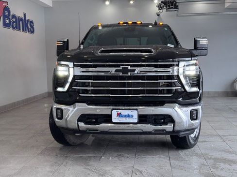 Certified 2025 Chevrolet Silverado 2500 LTZ w/ LTZ Convenience Package AWD/4WD image 3