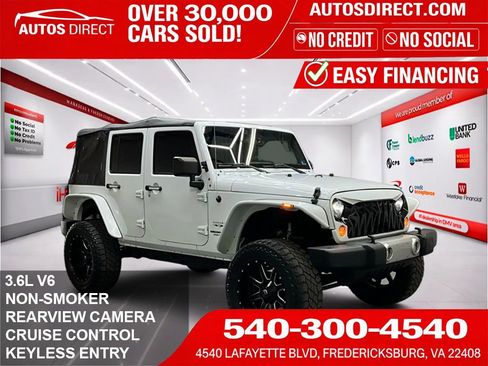 Used 2017 Jeep Wrangler Unlimited Sahara w/ Connectivity Group AWD/4WD image 1