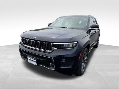Used 2023 Jeep Grand Cherokee Overland w/ MOPAR Finishing Package AWD/4WD image 2