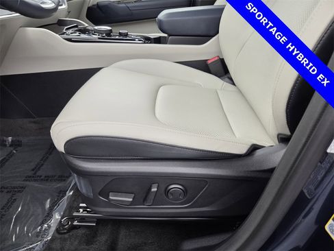 Used 2023 Kia Sportage EX w/ EX Premium Package image 39