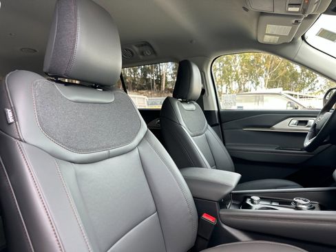 New 2026 Ford Explorer Active w/ Active Comfort Package image 19