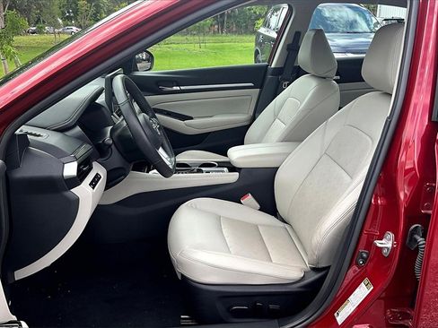 Used 2024 Nissan Altima 2.5 SL image 3