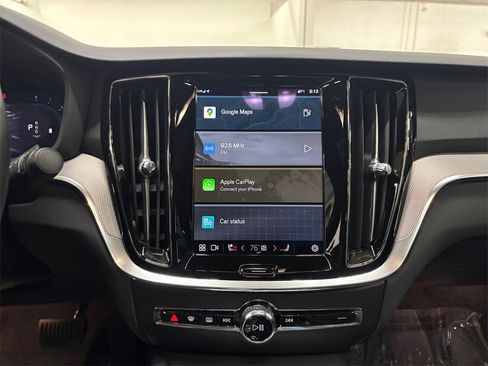 Certified 2024 Volvo S60 B5 Plus image 22