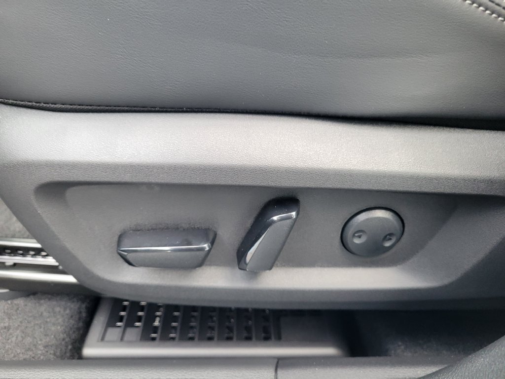 New 2026 Nissan Rogue Platinum AWD/4WD image 13