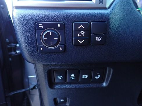 Used 2021 Lexus GX 460 Premium w/ Accessory Package AWD/4WD image 16