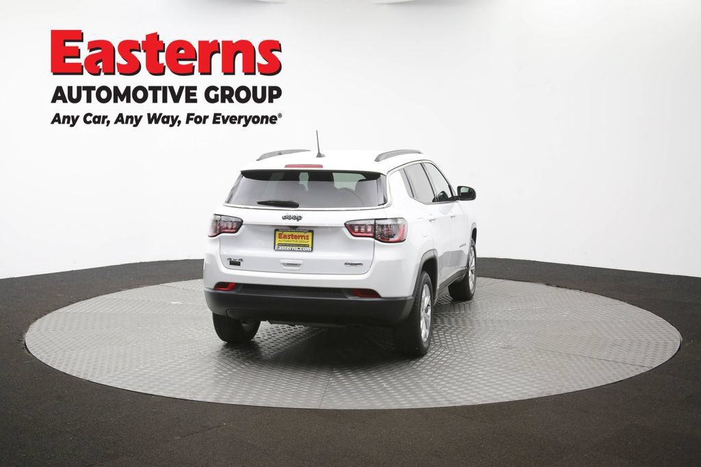 Used 2024 Jeep Compass Latitude AWD/4WD image 37
