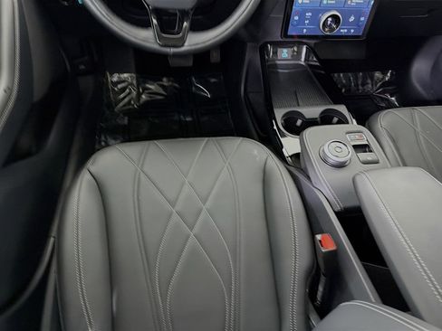 Used 2024 Ford Mustang Mach-E Select image 25