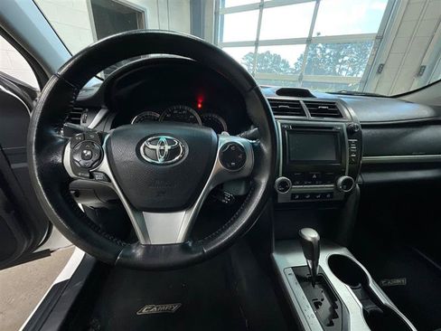 Used 2014 Toyota Camry SE w/ Fleet Convenience Package FWD image 14