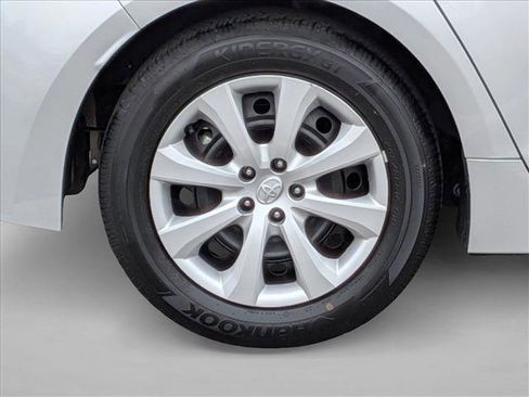 Used 2025 Toyota Corolla LE image 21