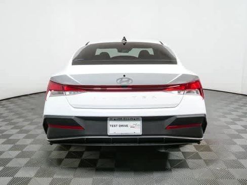 New 2026 Hyundai Elantra SE image 7