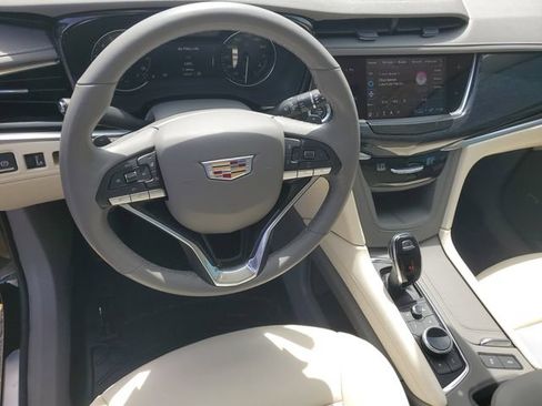 Certified 2023 Cadillac XT6 Premium Luxury AWD/4WD image 13