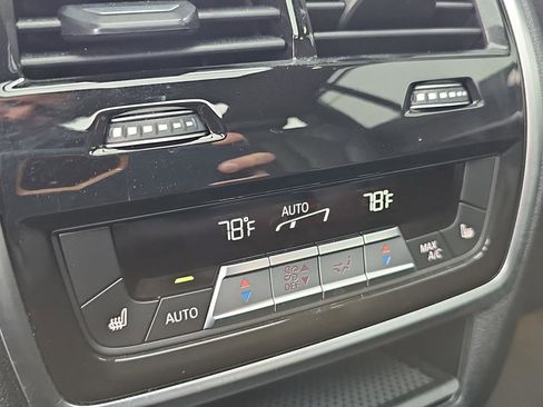 Used 2023 BMW X7 M60i w/ Executive Package image 27