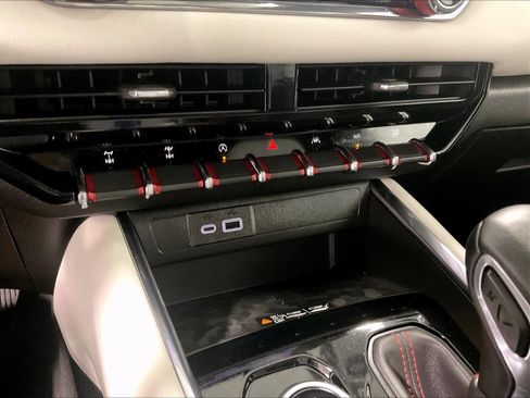 Used 2024 GMC Canyon AT4X image 26