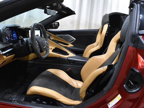 Used 2022 Chevrolet Corvette Stingray Premium Conv w/ Z51 Performance Package image 3