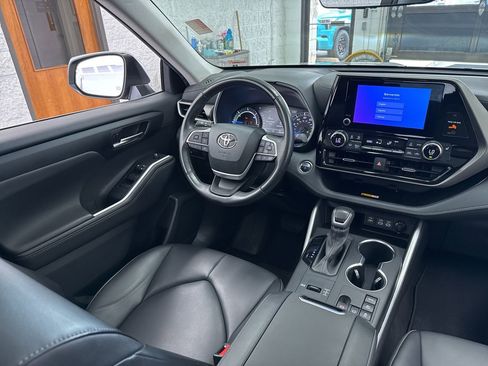Used 2023 Toyota Highlander XLE image 47