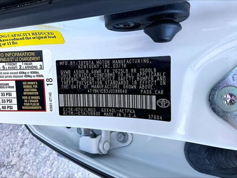 Used 2018 Toyota Avalon Limited image 32