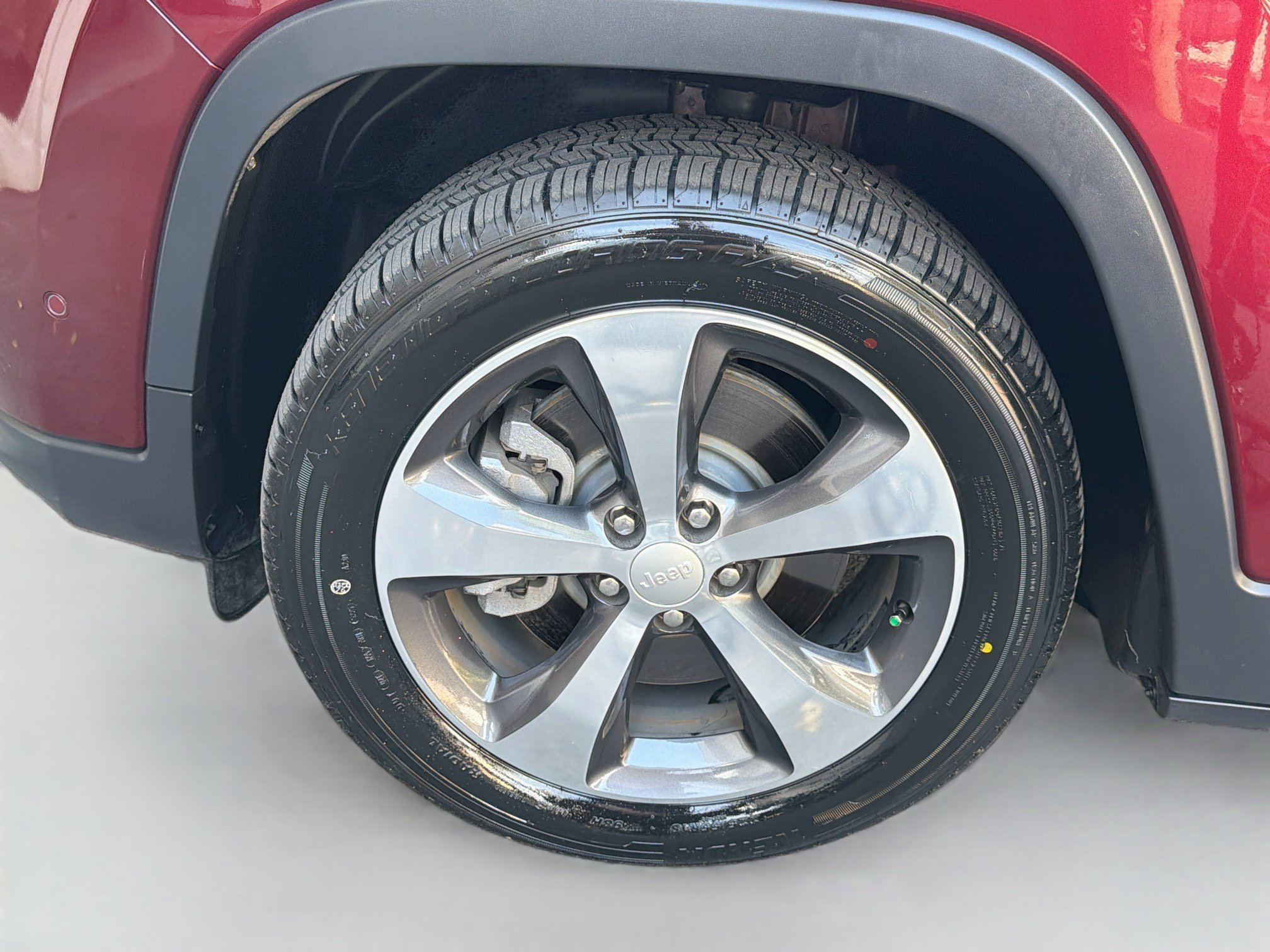 Used 2019 Jeep Cherokee Limited w/ Luxury Group FWD image 30