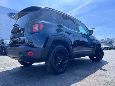 Used 2023 Jeep Renegade Altitude image 16