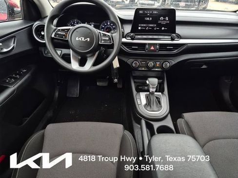 Certified 2022 Kia Forte LXS FWD image 19