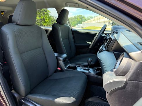 Used 2018 Toyota RAV4 LE w/ All Weather Liner Package FWD image 36