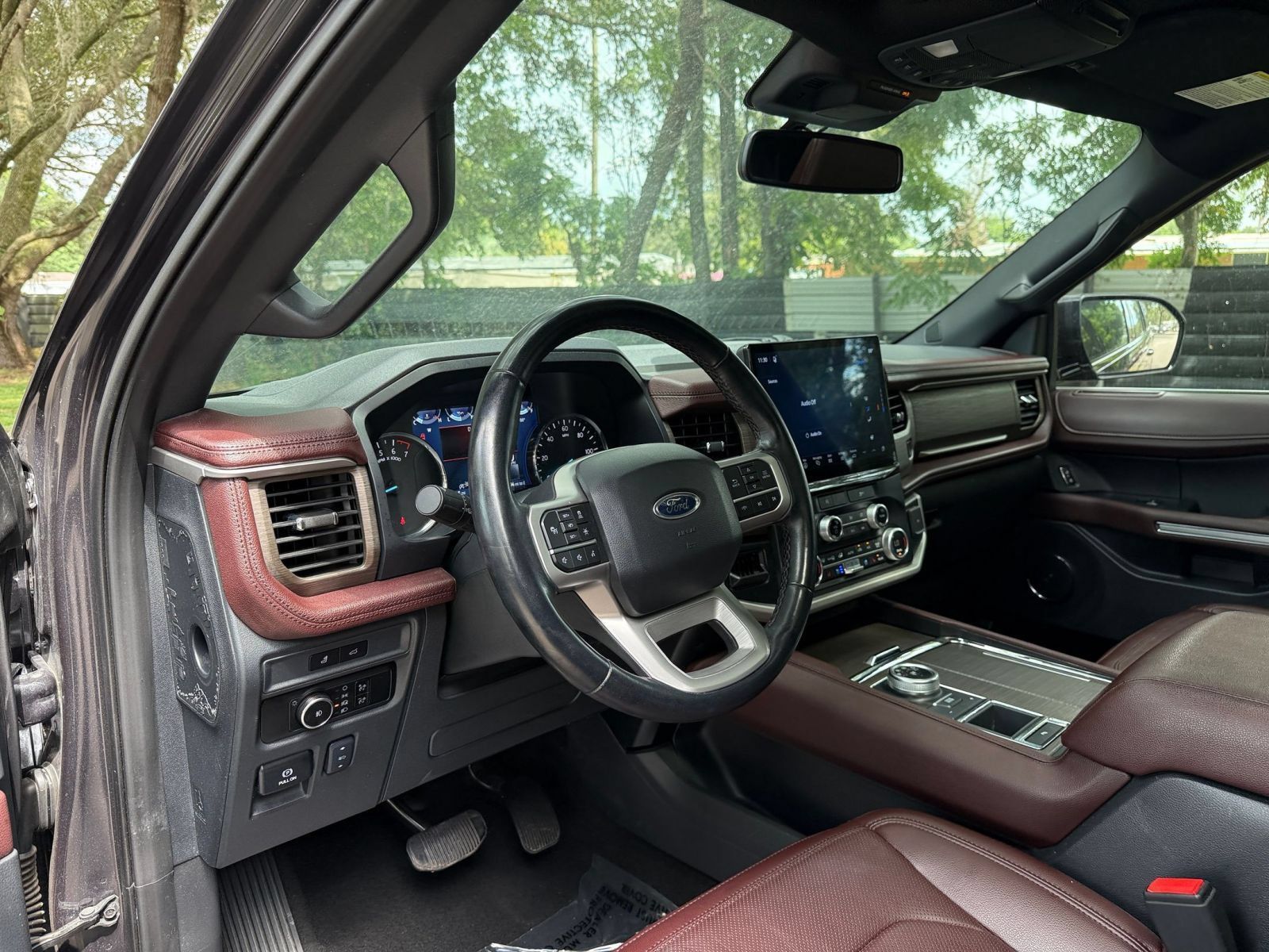 Used 2024 Ford Expedition Limited RWD image 35