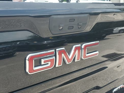 Used 2021 GMC Sierra 1500 AT4 w/ AT4 Value Package AWD/4WD image 12