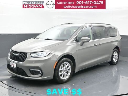 Used 2022 Chrysler Pacifica Touring-L image 1