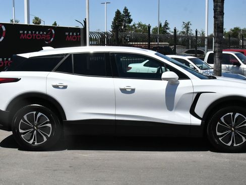 Used 2024 Chevrolet Blazer EV LT AWD/4WD image 9