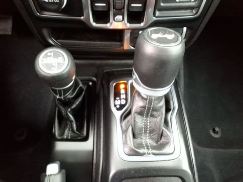 Used 2024 Jeep Wrangler Sahara w/ Technology Group image 20