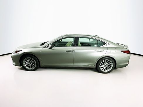 Used 2021 Lexus ES 300h w/ Accessory Package 2 image 4