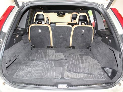 Used 2017 Volvo XC90 T5 Momentum AWD/4WD image 32