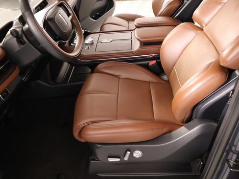 Used 2025 Lincoln Navigator Reserve AWD/4WD image 12