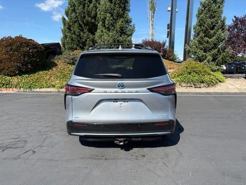 Used 2022 Toyota Sienna Limited AWD/4WD image 5