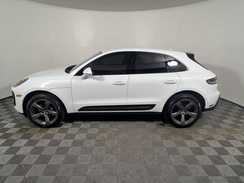 Certified 2023 Porsche Macan AWD/4WD image 2