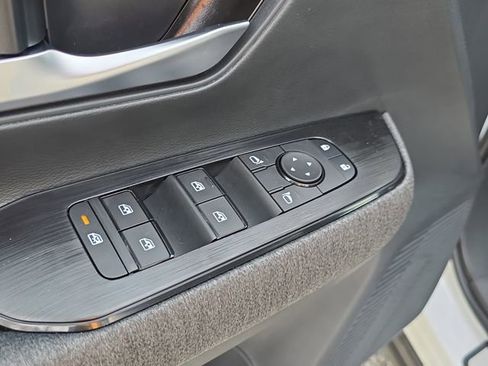 New 2026 Nissan Kicks SV w/ SV Premium Package image 21