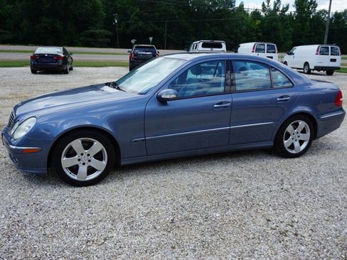 Used 2004 Mercedes-Benz E 500 4MATIC Sedan image 7