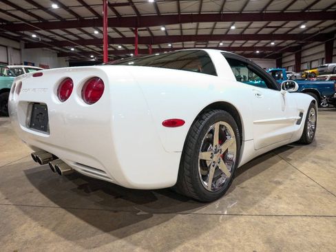 Used 1998 Chevrolet Corvette Coupe w/ Memory Pkg RWD image 8