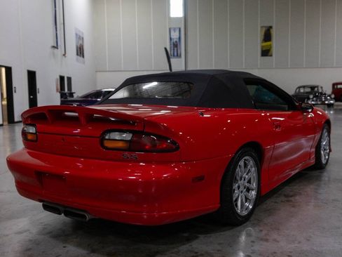 Used 2002 Chevrolet Camaro Z28 w/ SS Performance/Appearance Pkg RWD image 25
